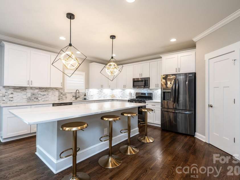 3075 Jamestown Drive, Gastonia, NC 28054.  MLS# CAR4384906, YatesRealty ID 24971. 