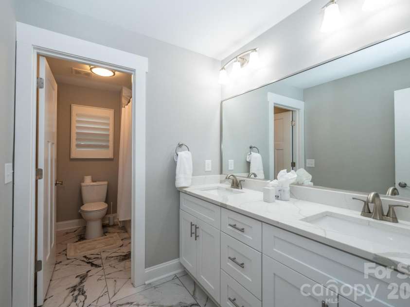 3075 Jamestown Drive, Gastonia, NC 28054.  MLS# CAR4384906, YatesRealty ID 24971. 