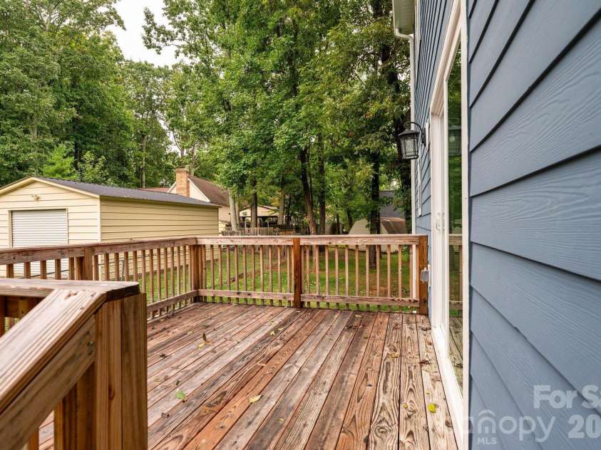 3075 Jamestown Drive, Gastonia, NC 28054.  MLS# CAR4384906, YatesRealty ID 24971. 