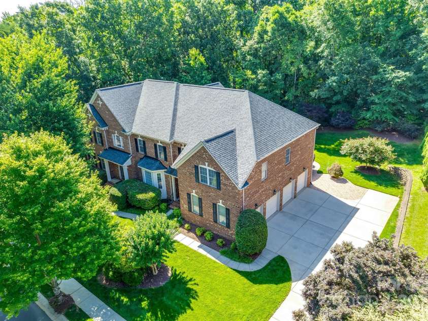 5008 Woodview Lane, Weddington, NC 28104.  MLS# CAR4269305, YatesRealty ID 24971. 
