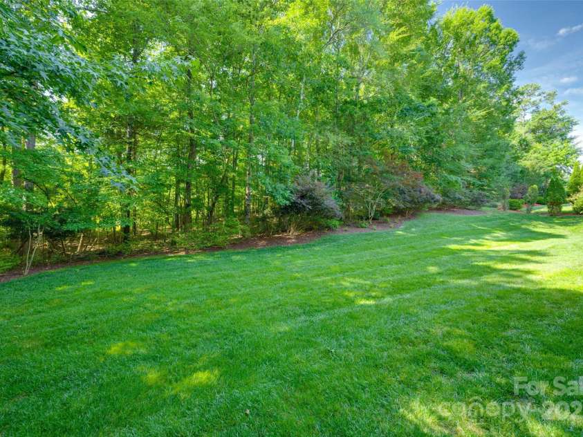 5008 Woodview Lane, Weddington, NC 28104.  MLS# CAR4269305, YatesRealty ID 24971. Back yard