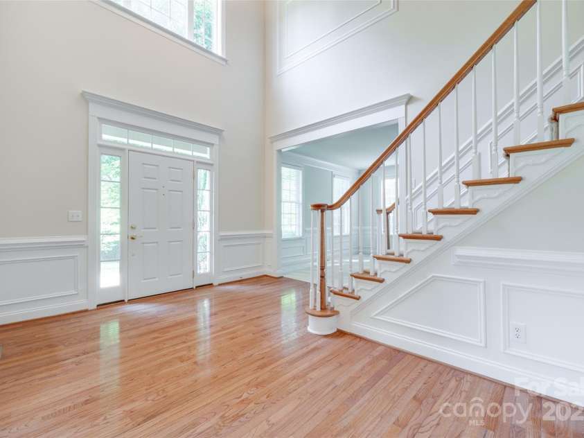 5008 Woodview Lane, Weddington, NC 28104.  MLS# CAR4269305, YatesRealty ID 24971. Foyer