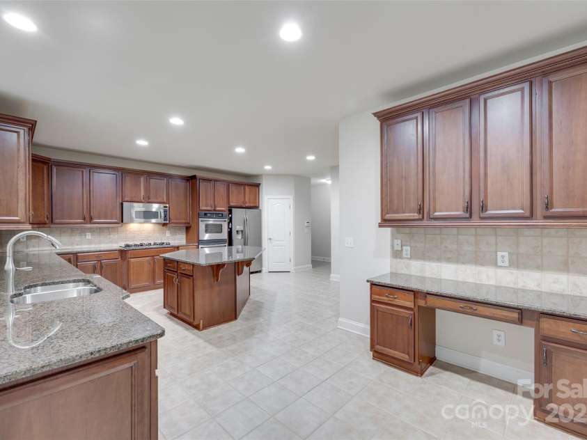 5008 Woodview Lane, Weddington, NC 28104.  MLS# CAR4269305, YatesRealty ID 24971. Kitchen