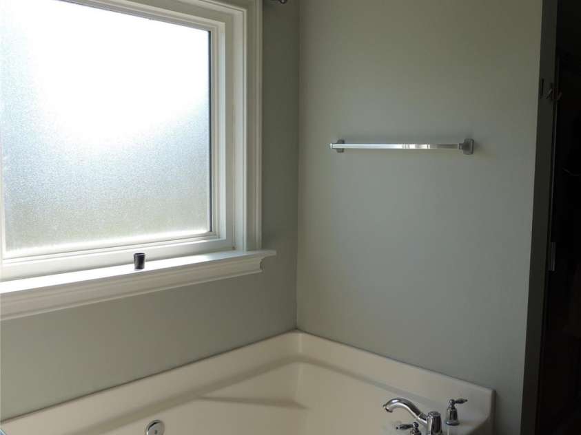 113 Ashton Woods Court, Mount Holly, NC 28120.  MLS# CAR4383374, YatesRealty ID 24973. MasterBath
