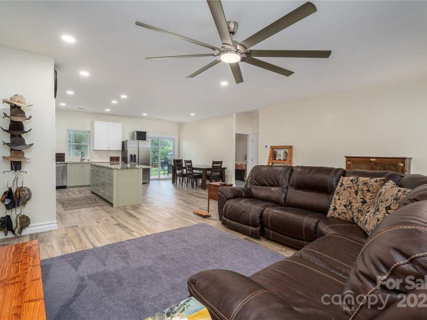 3103 Richview Drive, Crouse, NC 28033.  MLS# CAR4268051, YatesRealty ID 24975. 