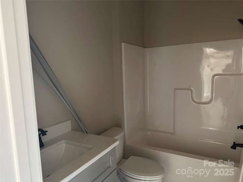 1045 Long Drive, Newton, NC 28658.  MLS# CAR4279592, YatesRealty ID 24976. 