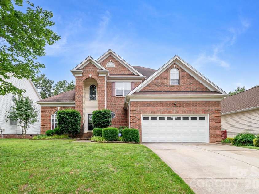 11537 Mcginns Trace Court, Charlotte, NC 28277.  MLS# CAR4385781, YatesRealty ID 24976. 