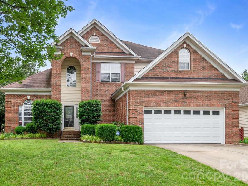 11537 Mcginns Trace Court, Charlotte, NC 28277.  MLS# CAR4385781, YatesRealty ID 24976. 