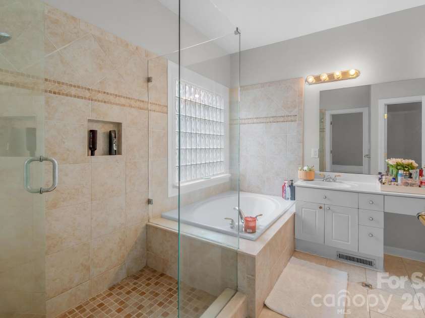 11537 Mcginns Trace Court, Charlotte, NC 28277.  MLS# CAR4385781, YatesRealty ID 24976. 
