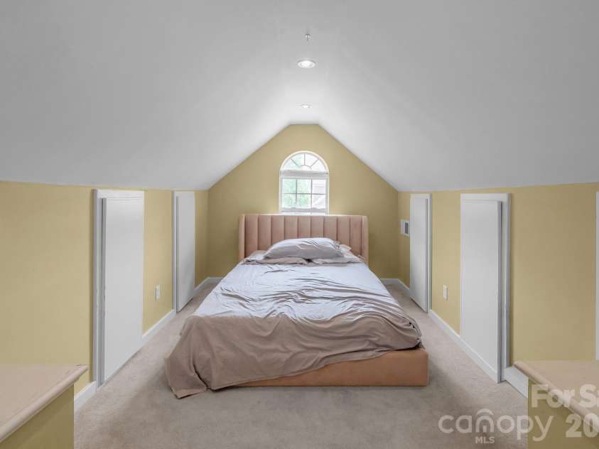 11537 Mcginns Trace Court, Charlotte, NC 28277.  MLS# CAR4385781, YatesRealty ID 24976. 