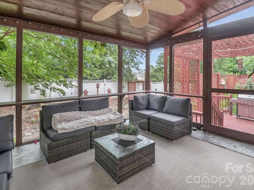 11537 Mcginns Trace Court, Charlotte, NC 28277.  MLS# CAR4385781, YatesRealty ID 24976. 