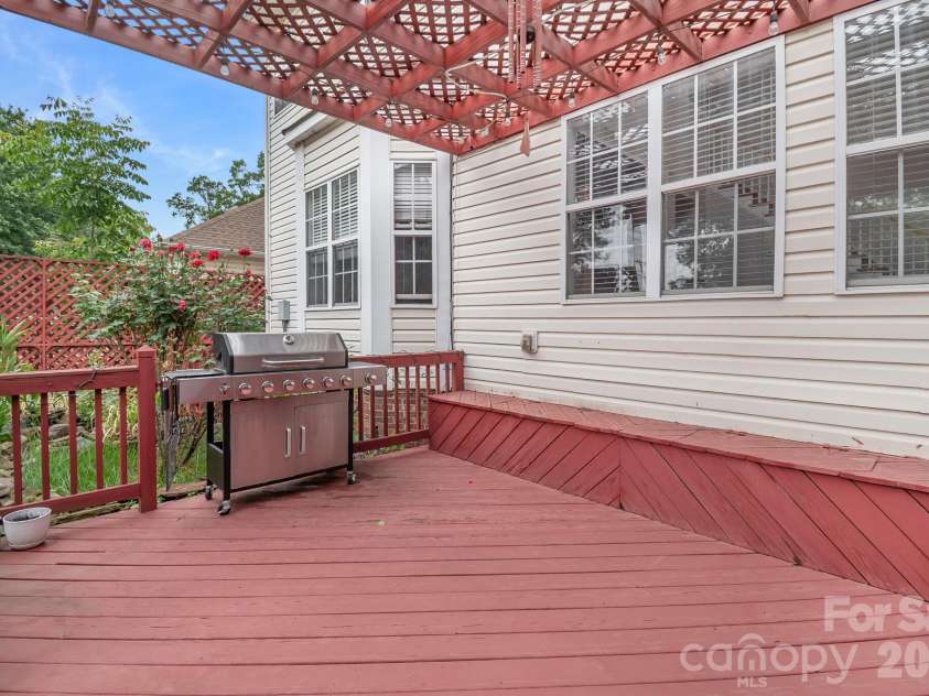 11537 Mcginns Trace Court, Charlotte, NC 28277.  MLS# CAR4385781, YatesRealty ID 24976. 