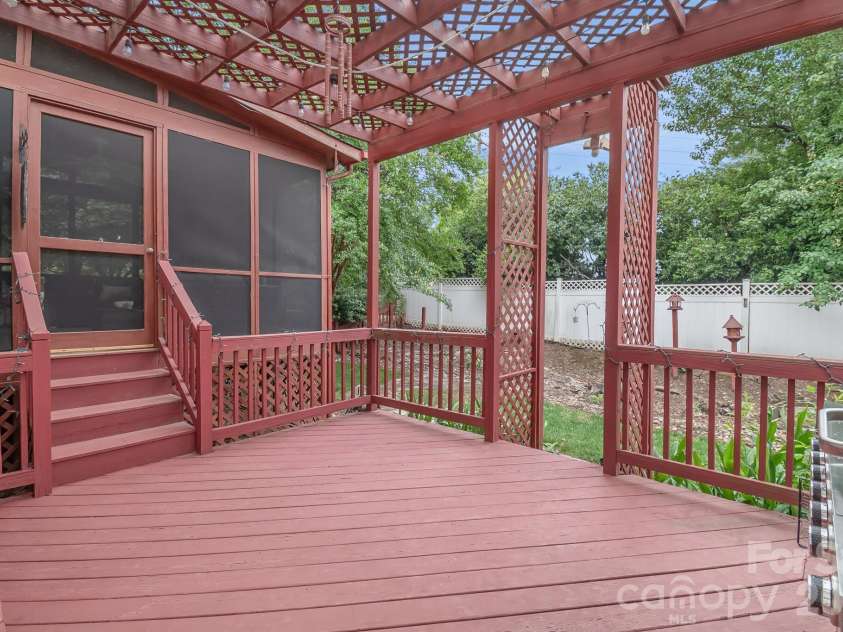 11537 Mcginns Trace Court, Charlotte, NC 28277.  MLS# CAR4385781, YatesRealty ID 24976. 