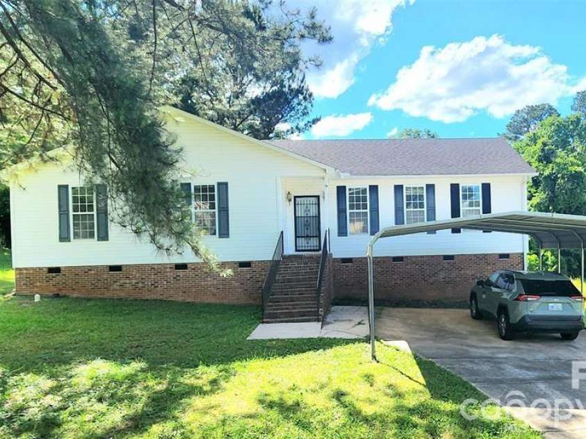 1066 Tremont Avenue, Rock Hill, SC 29730.  MLS# CAR4385831, YatesRealty ID 24978. 