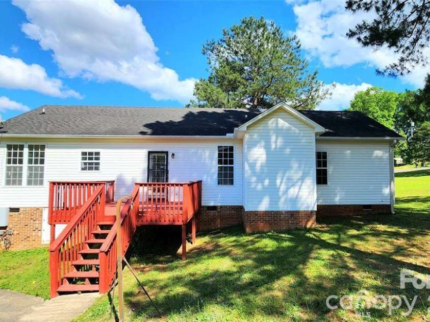 1066 Tremont Avenue, Rock Hill, SC 29730.  MLS# CAR4385831, YatesRealty ID 24978. 