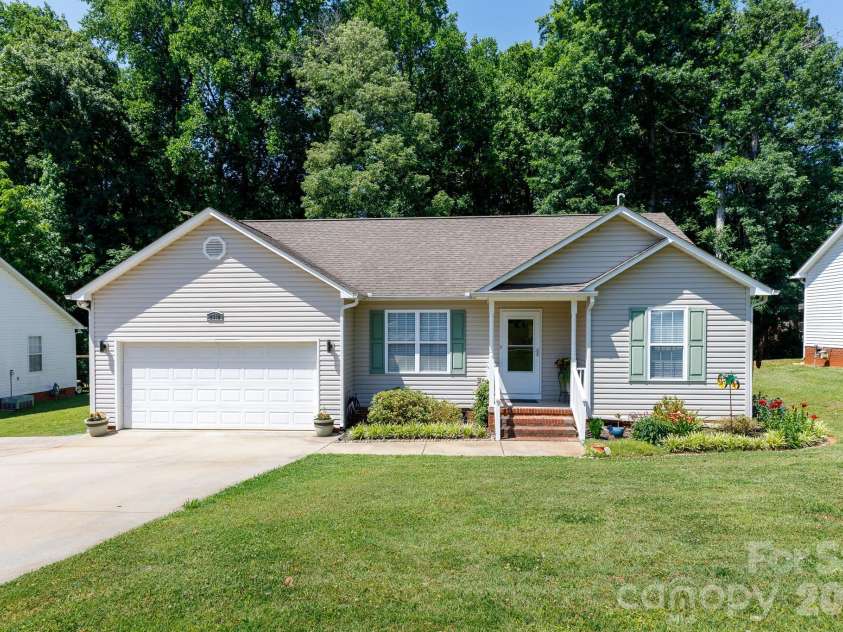 2312 Nuthatch Drive, Rock Hill, SC 29732.  MLS# CAR4385824, YatesRealty ID 24979. 