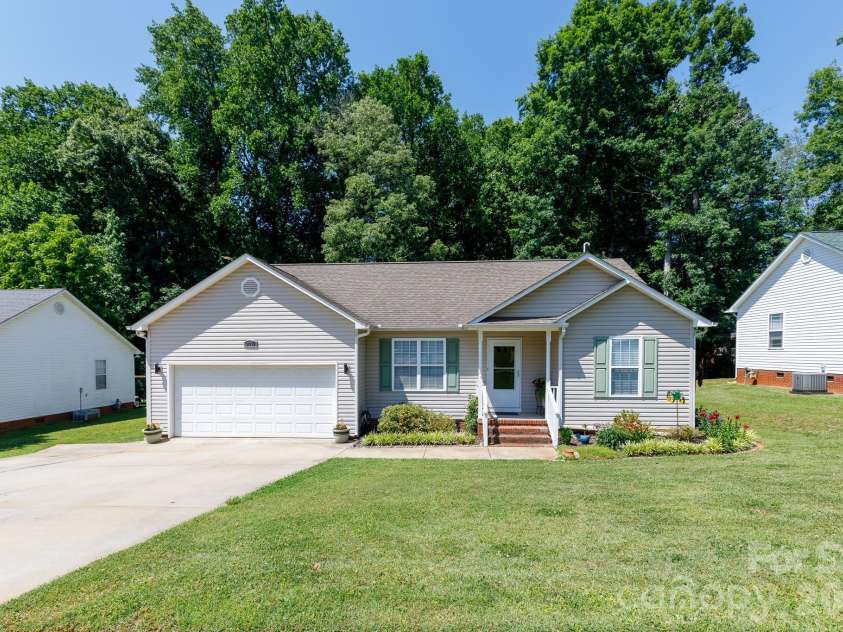 2312 Nuthatch Drive, Rock Hill, SC 29732.  MLS# CAR4385824, YatesRealty ID 24979. 