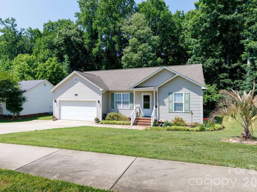 2312 Nuthatch Drive, Rock Hill, SC 29732.  MLS# CAR4385824, YatesRealty ID 24979. 