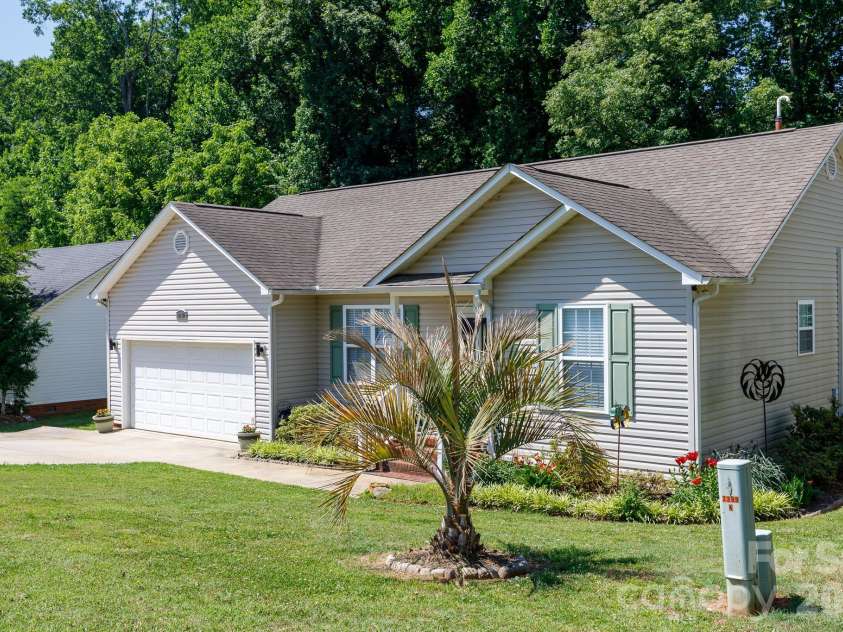 2312 Nuthatch Drive, Rock Hill, SC 29732.  MLS# CAR4385824, YatesRealty ID 24979. 