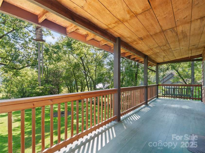 250 Turkey Pen Road, Franklin, NC 28734.  MLS# CAR4279511, YatesRealty ID 24979. 