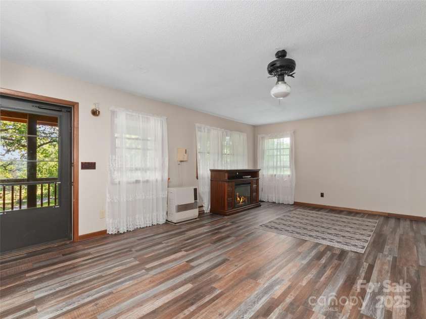250 Turkey Pen Road, Franklin, NC 28734.  MLS# CAR4279511, YatesRealty ID 24979. 