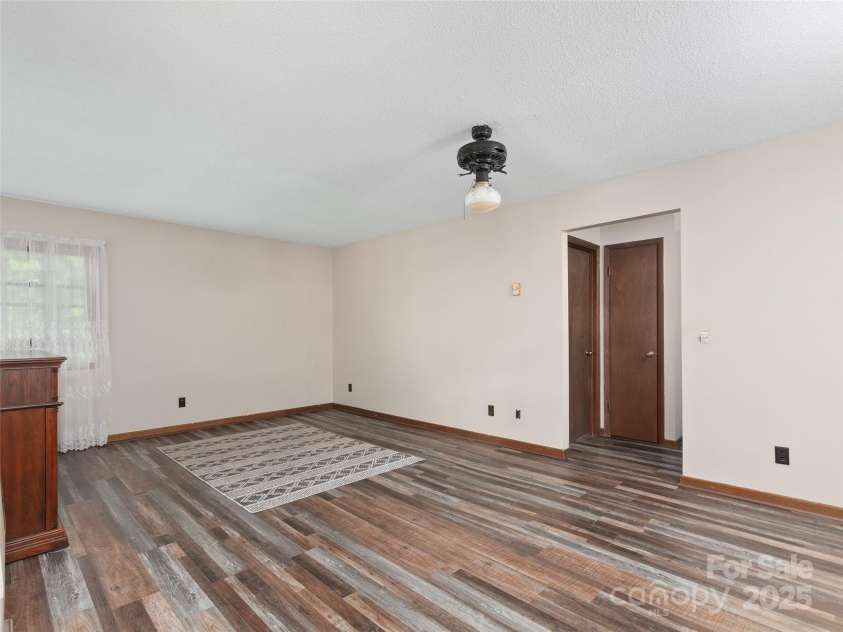 250 Turkey Pen Road, Franklin, NC 28734.  MLS# CAR4279511, YatesRealty ID 24979. 