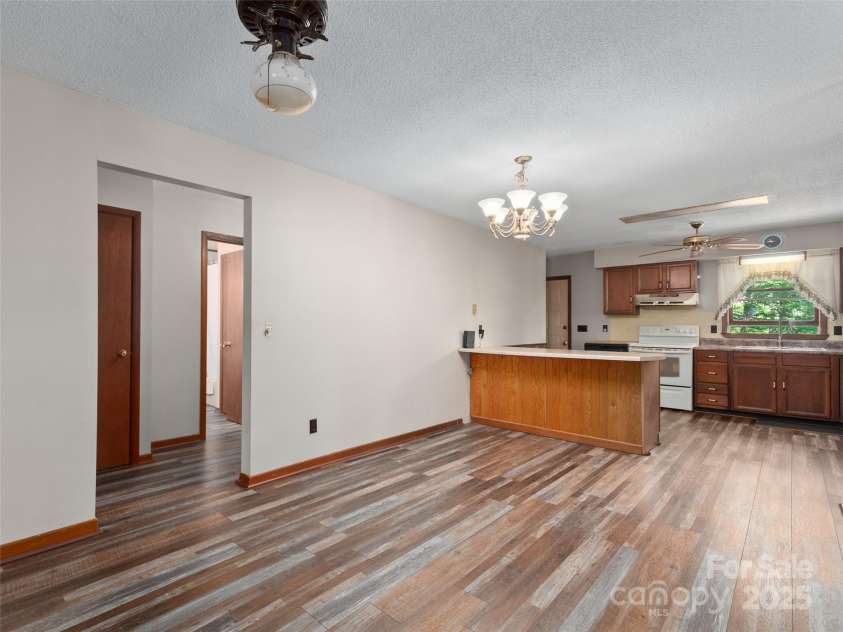 250 Turkey Pen Road, Franklin, NC 28734.  MLS# CAR4279511, YatesRealty ID 24979. 