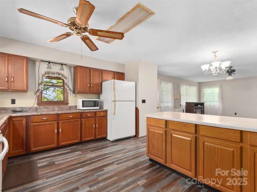 250 Turkey Pen Road, Franklin, NC 28734.  MLS# CAR4279511, YatesRealty ID 24979. 
