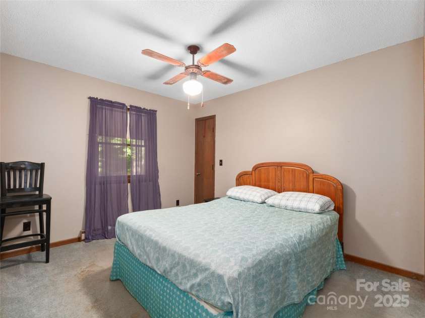 250 Turkey Pen Road, Franklin, NC 28734.  MLS# CAR4279511, YatesRealty ID 24979. 