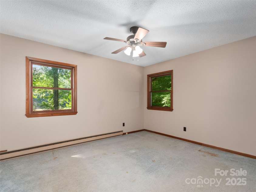 250 Turkey Pen Road, Franklin, NC 28734.  MLS# CAR4279511, YatesRealty ID 24979. 