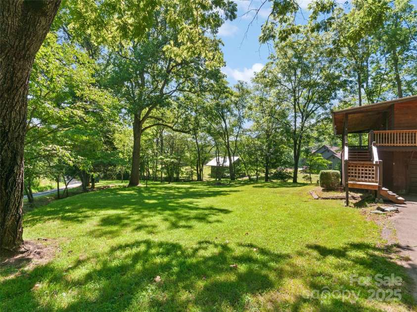 250 Turkey Pen Road, Franklin, NC 28734.  MLS# CAR4279511, YatesRealty ID 24979. 