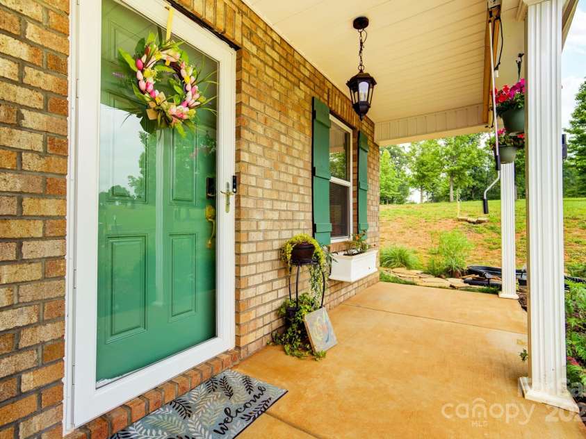 124 Vintage Woods Court, Shelby, NC 28150.  MLS# CAR4266450, YatesRealty ID 24980. 