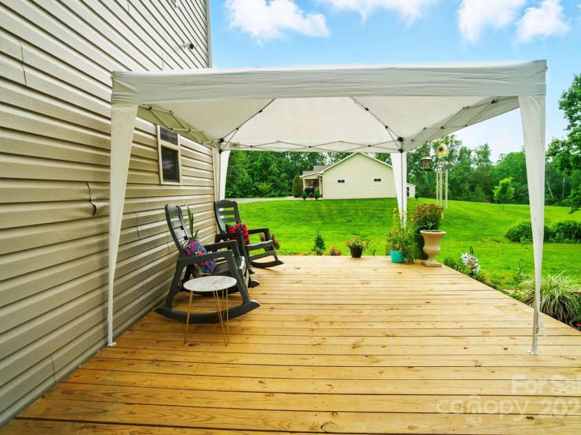 124 Vintage Woods Court, Shelby, NC 28150.  MLS# CAR4266450, YatesRealty ID 24980. 