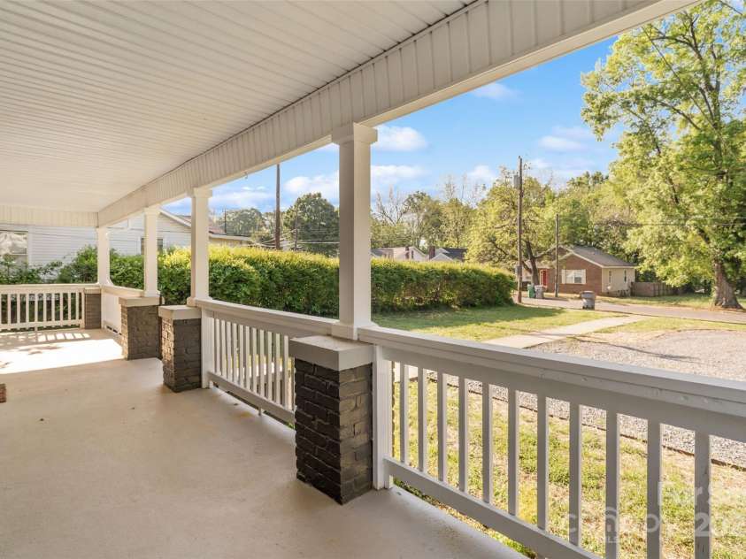 2328 Sanders Avenue, Charlotte, NC 28216.  MLS# CAR4213878, YatesRealty ID 24981. 