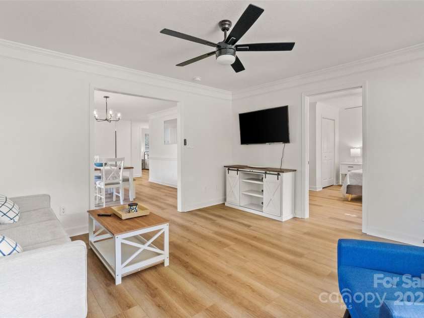 2328 Sanders Avenue, Charlotte, NC 28216.  MLS# CAR4213878, YatesRealty ID 24981. 