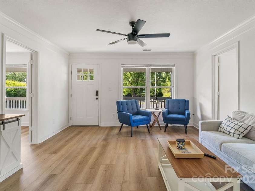 2328 Sanders Avenue, Charlotte, NC 28216.  MLS# CAR4213878, YatesRealty ID 24981. 