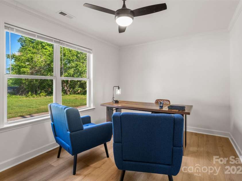 2328 Sanders Avenue, Charlotte, NC 28216.  MLS# CAR4213878, YatesRealty ID 24981. 