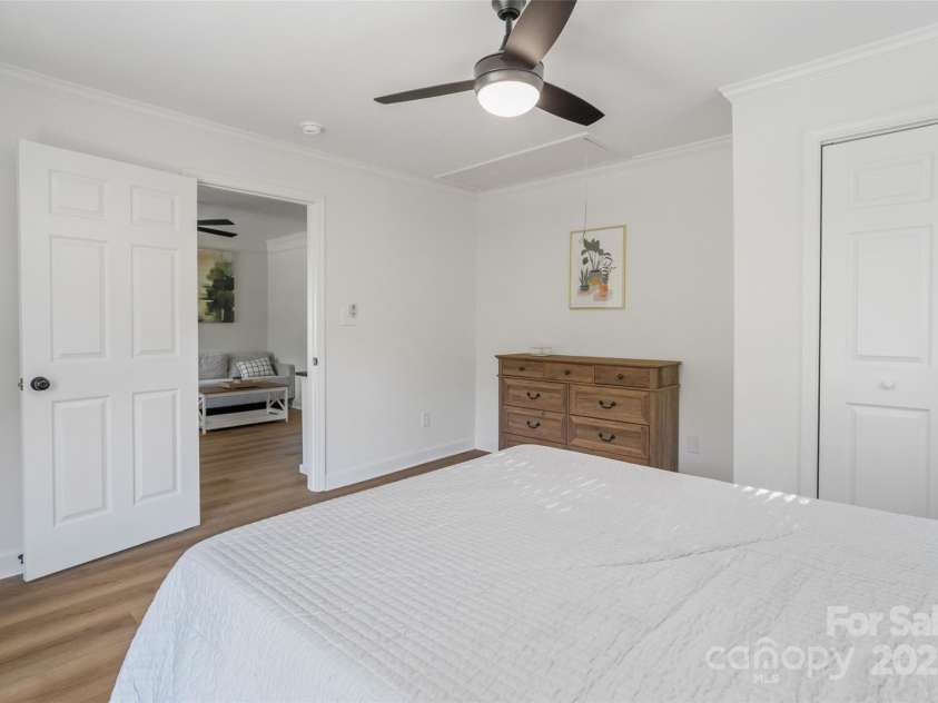 2328 Sanders Avenue, Charlotte, NC 28216.  MLS# CAR4213878, YatesRealty ID 24981. 