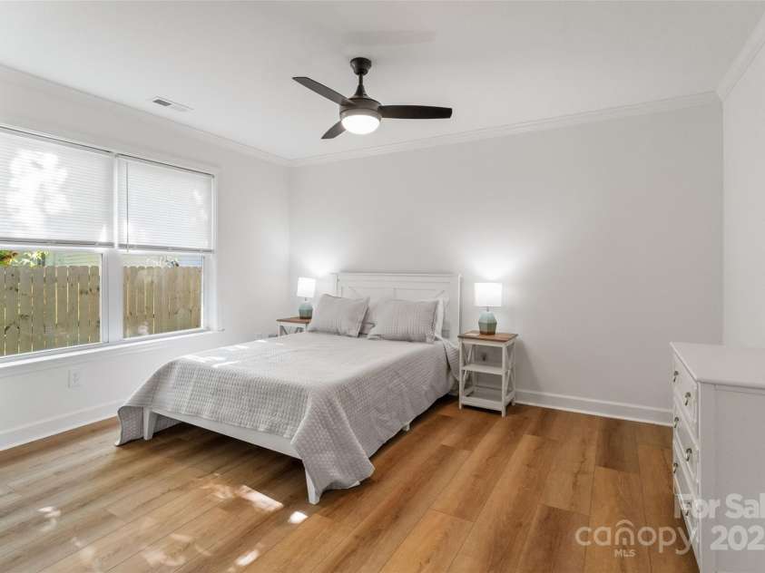 2328 Sanders Avenue, Charlotte, NC 28216.  MLS# CAR4213878, YatesRealty ID 24981. 