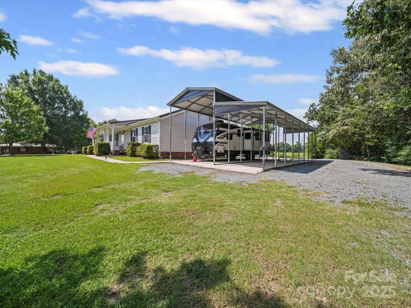 714 Helms Efird Road, Marshville, NC 28103.  MLS# CAR4263348, YatesRealty ID 24982. 