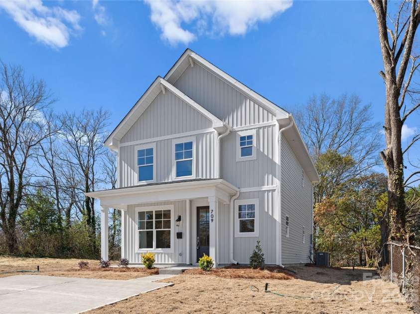 318 Sixth Street, Belmont, NC 28012.  MLS# CAR4271977, YatesRealty ID 24984. 