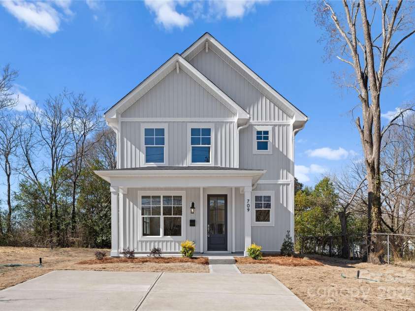 318 Sixth Street, Belmont, NC 28012.  MLS# CAR4271977, YatesRealty ID 24984. 