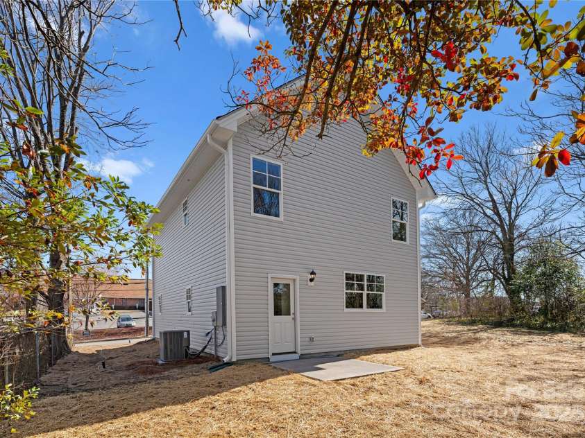 318 Sixth Street, Belmont, NC 28012.  MLS# CAR4271977, YatesRealty ID 24984. 