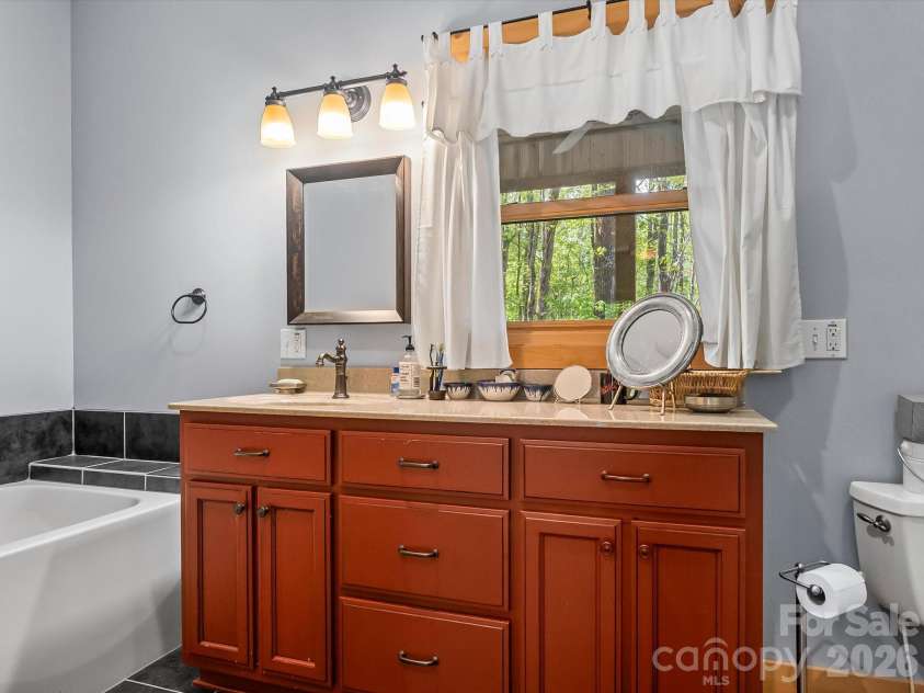 917 Otter Mountain Road, Topton, NC 28781.  MLS# CAR4385880, YatesRealty ID 24984. 