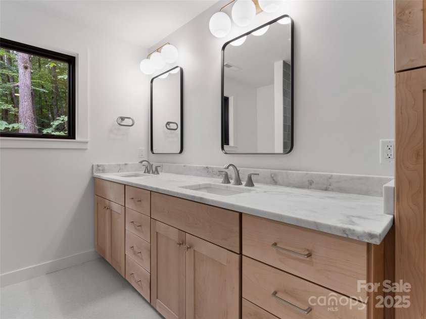 285 Poplar Crest Drive, Pisgah Forest, NC 28768.  MLS# CAR4276032, YatesRealty ID 24985. 