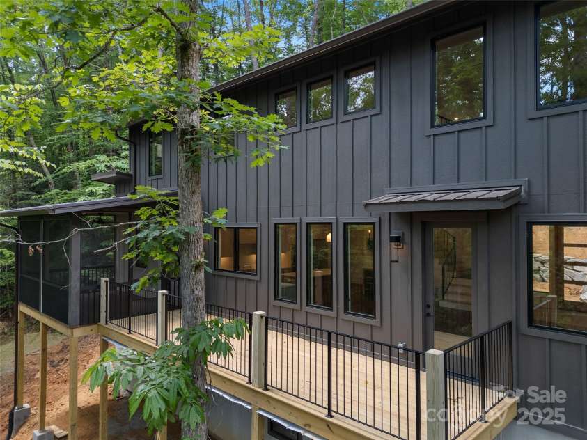 285 Poplar Crest Drive, Pisgah Forest, NC 28768.  MLS# CAR4276032, YatesRealty ID 24985. 