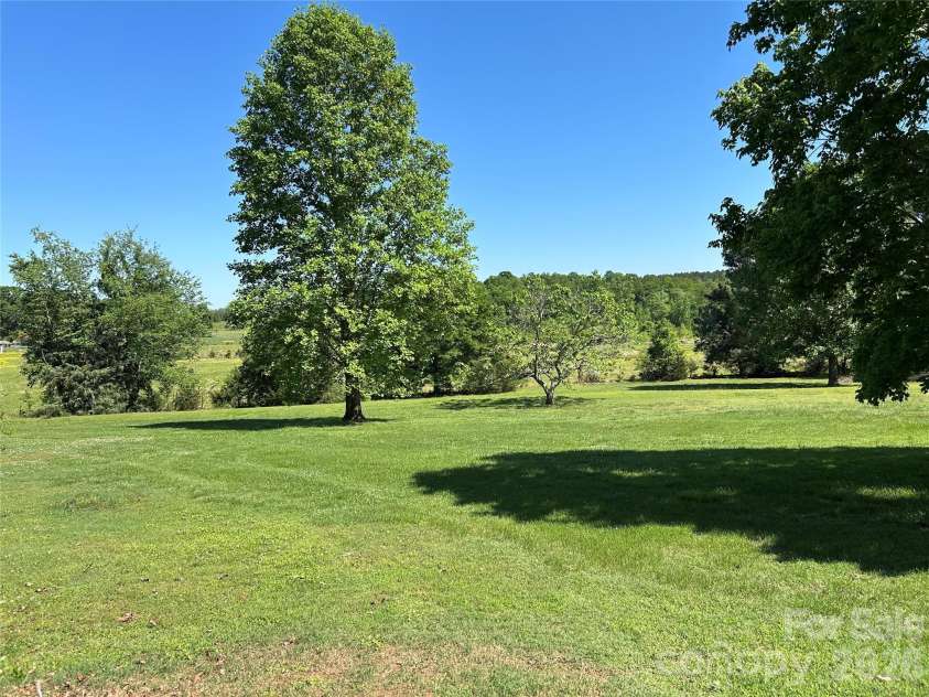 336 Bridges Road, Blacksburg, SC 29702.  MLS# CAR4385901, YatesRealty ID 24985. 