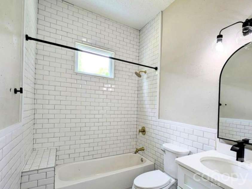 113 Brawley Street, Chester, SC 29706.  MLS# CAR4385873, YatesRealty ID 24986. 