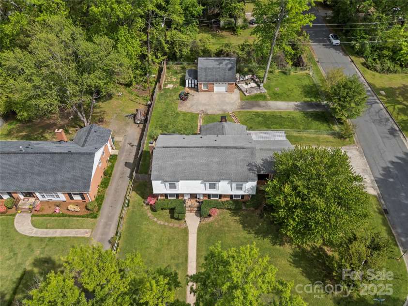 6035 Idlebrook Drive, Charlotte, NC 28212.  MLS# CAR4247653, YatesRealty ID 24986. 