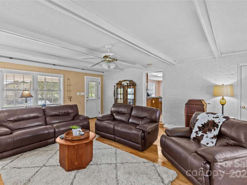6035 Idlebrook Drive, Charlotte, NC 28212.  MLS# CAR4247653, YatesRealty ID 24986. 